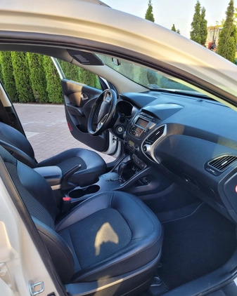Hyundai ix35 cena 38900 przebieg: 215000, rok produkcji 2013 z Drezdenko małe 137